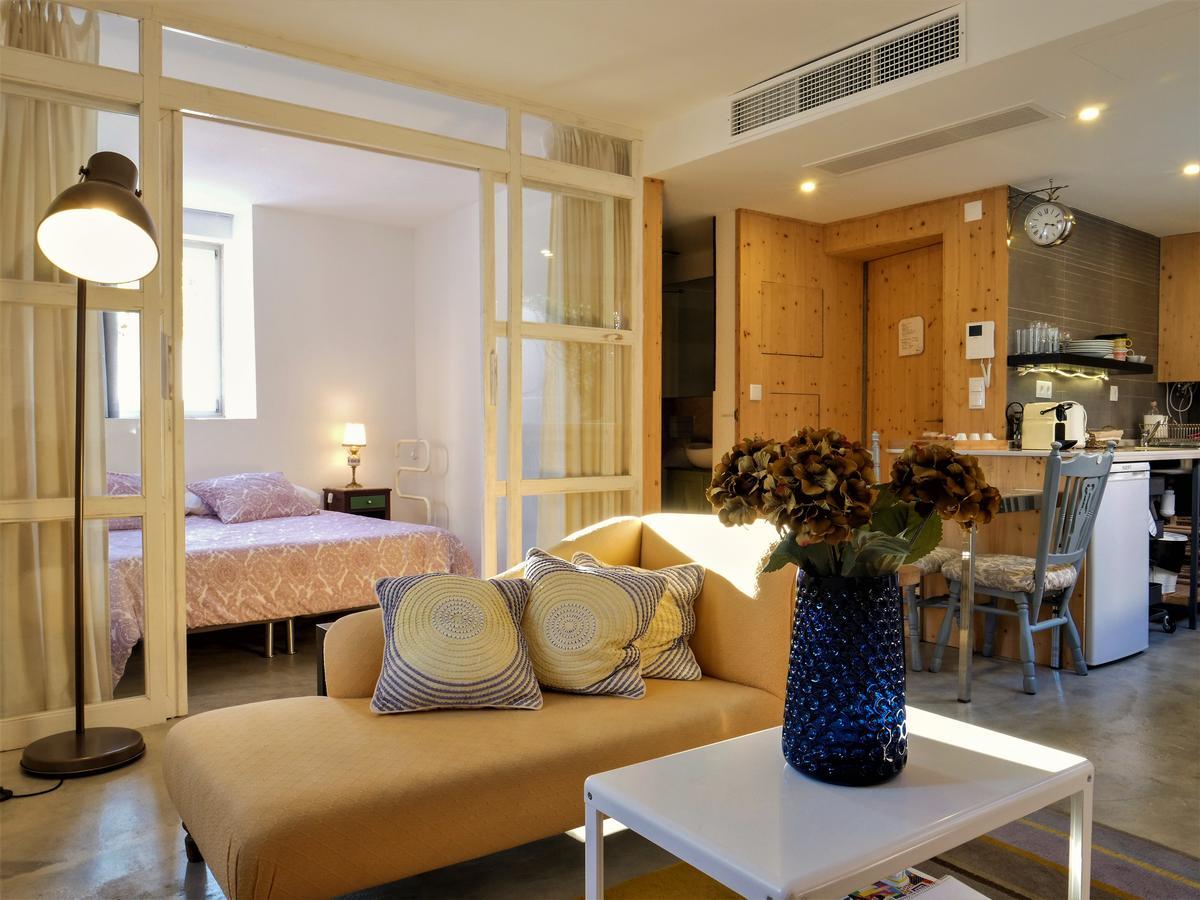 Superior One-Bedroom Apartment