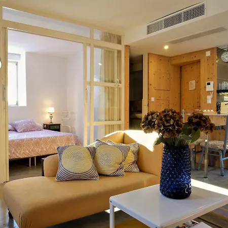 Apartments Uppe Villa-3